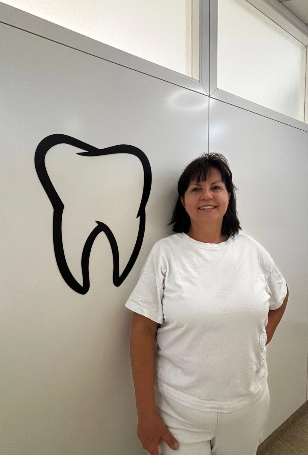 Tibor Kerschbaumer - Zahnarztpraxis - TeamFrau BayerProphylaxe - und Behandlungsassistenz